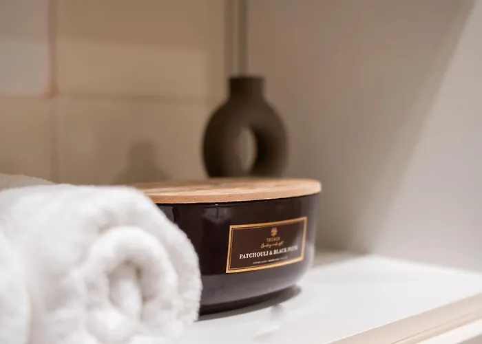 Llr Design - Satin Mood Im Zentrum Von Κόμπλεντς